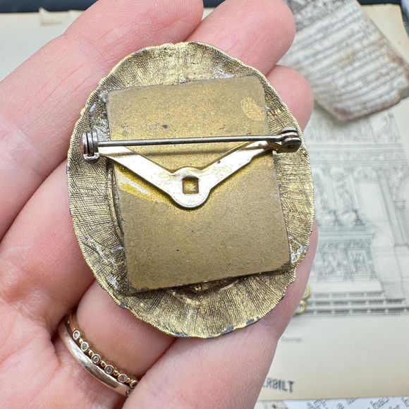 Antique Victorian Mourning Silver and Gold Tone Picture Photo Pin Brooch - Picture 4 of 6